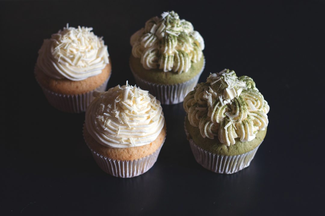 Cupcake with White chocolate & cream cheese frost