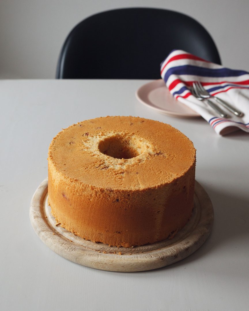 Strawberry chiffon cake